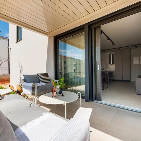 Apartman 4r Royal Rojnic 3 *